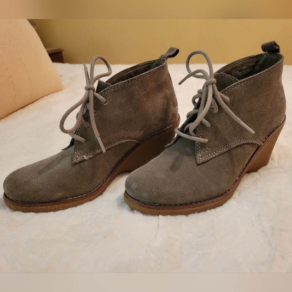White Mountain gray booties